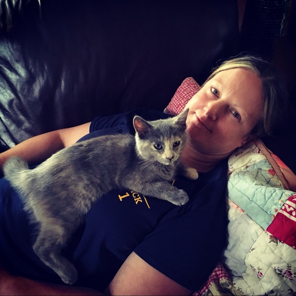 Meet your Posher, Karen - Picture 1 of 5